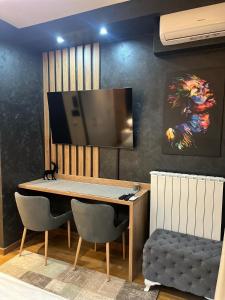 Φωτογραφία από το άλμπουμ του THE GATES 105 σε Sajmište