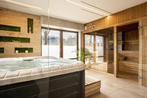 Kúpeľňa v ubytovaní Dworek pod Giewontem - Jacuzzi & Sauna
