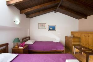 Imagine din galeria proprietății CAMPING POROS BEACH în Mikros Gialos