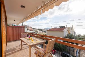 Balkón nebo terasa v ubytování Sea view apartment 100m from the beach