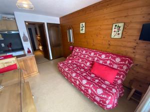 Televízia a/alebo spoločenská miestnosť v ubytovaní Studio cosy à Châtel avec parking et Multi Pass été 2024 - FR-1-693-51