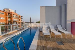 Bazén v ubytování Ample 2 Bedroom Close To Shopping Del Sol nebo v jeho okolí
