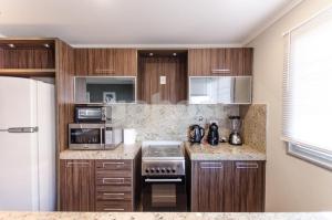 Kuchyň nebo kuchyňský kout v ubytování Ample 2 Bedroom Close To Shopping Del Sol