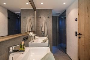 Jagdhof PURE Mountain Appartementsにあるバスルーム