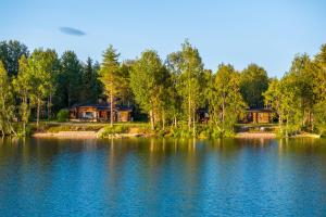 a house on the shore of a lake at Iltarusko in Kuusamo