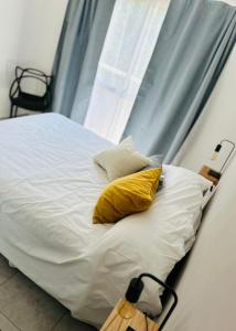 Cama ou camas em um quarto em Cozy Bilbao-Departamento nuevo, ubicación perfecta