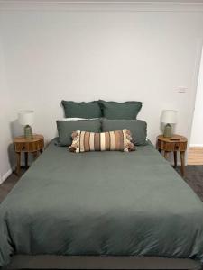 Ένα ή περισσότερα κρεβάτια σε δωμάτιο στο Modern luxury - Brand new home