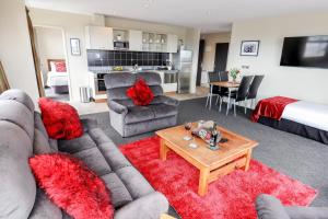 Posezení v ubytování Coleraine Suites & Apartments