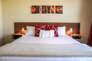 Postel nebo postele na pokoji v ubytování Coleraine Suites & Apartments