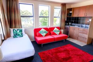 Kuchyň nebo kuchyňský kout v ubytování Coleraine Suites & Apartments