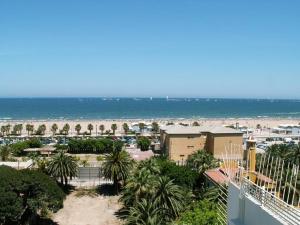 desde el balcón con vistas a la playa en Playa Malvarrosa House, en Valencia