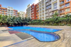 Bazen u ili blizu objekta Premium 2BHK apartment with Pool Access