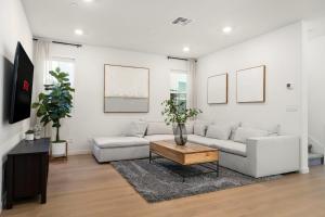 Gallery image of *NEW* Modern 4BR Home Nr Airport and Downtown w Fire Pit in Sacramento