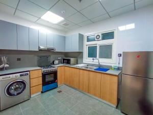 Luxury 1 Bedroom Flat with Dubai Coastline View