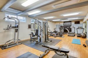 Γυμναστήριο ή/και όργανα γυμναστικής στο Marina Del Rey 1br w gym bbq nr Venice Beach LAX-879