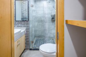 חדר רחצה ב-Qingshan Yuandai Boutique Homestay Yangshuo