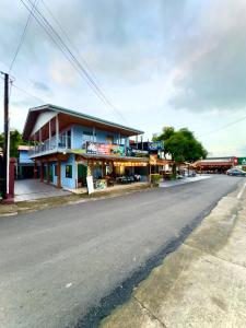 Gallery image of Cabinas Las Palmas del Sol in Fortuna