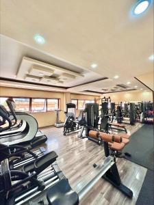 Fitness centrum a/nebo fitness zařízení v ubytování Atmosphere Hotel & Spa
