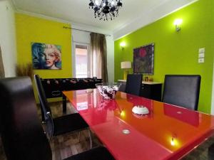 Posedenie v ubytovaní Stunning apartment in the heart of Athens