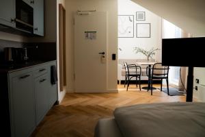 Bob W Lübeck Old Town的厨房或小厨房