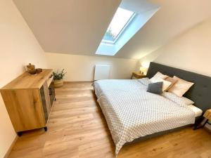 Ένα ή περισσότερα κρεβάτια σε δωμάτιο στο Apartmán č.3 v bankovním domě +17 φωτογραφίες