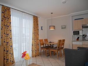 Kuchyň nebo kuchyňský kout v ubytování Villa Maria-Gabriele Whg 01 Kölpinsee Usedom