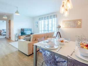 Posezení v ubytování 2 Bed in Westward Ho 35927
