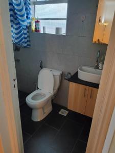 Ванная комната в The Crib House-Kitengela