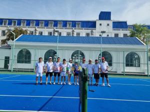Tenis a/nebo squash v ubytování Cao Lanh Hotel nebo okolí