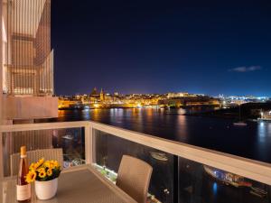 Balkón nebo terasa v ubytování Exceptional Tigne Seafront Apartments by Shortletsmalta