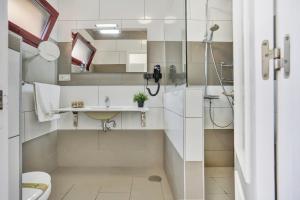 Koupelna v ubytování Casa Mavadel + 29 fotografií