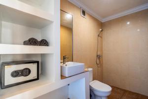 Lumturi House - Centrally Located衛浴