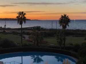 The swimming pool at or close to Vue Mer Juan les Pins