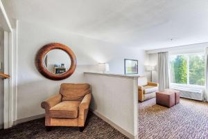 Postel nebo postele na pokoji v ubytování DoubleTree by Hilton Vancouver