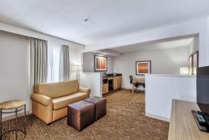 Kuchyň nebo kuchyňský kout v ubytování DoubleTree by Hilton Vancouver