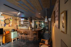 Khu vực lounge/bar tại Eiki