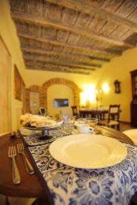 Reštaurácia alebo iné gastronomické zariadenie v ubytovaní Antica Palermo B&B
