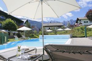 Bazén v ubytování Hotel Sommerhof nebo v jeho okolí