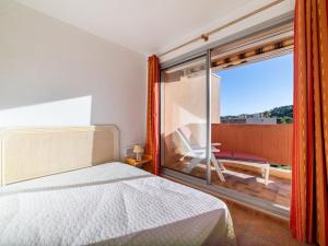 Postel nebo postele na pokoji v ubytování Apartment Les Rives de la Favière-8 by Interhome + 18 fotografií