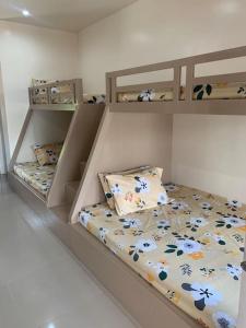 Giường trong phòng chung tại PMPJ Cabin +1 ảnh