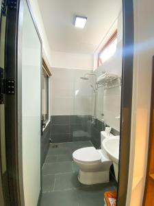 Kúpeľňa v ubytovaní Nguyên Hương Hotel