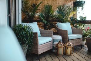 Ein Sitzbereich in der Unterkunft Cruz Bay Tropical Condo