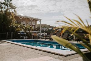 Der Swimmingpool an oder in der Nähe von Cruz Bay Tropical Condo