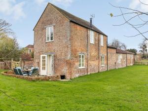Κήπος έξω από το 3 Bed in Frampton on Severn 80634