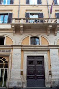 The facade or entrance of Daplace - La Mongolfiera Rooms in Navona