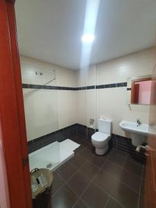 Koupelna v ubytování FORTUNATO ARIAS 17