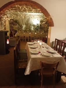 Reštaurácia alebo iné gastronomické zariadenie v ubytovaní Ca'Novae - Tuscany Farmhouse