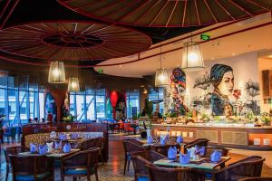 En restaurant eller et spisested på Premier High Ocean View Panorama Nha Trang