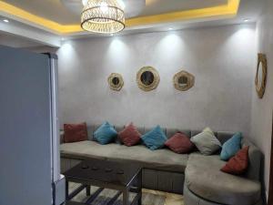 A seating area at Amazing Sea View 2 bedroom apartment