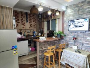 A kitchen or kitchenette at Amazing Sea View 2 bedroom apartment